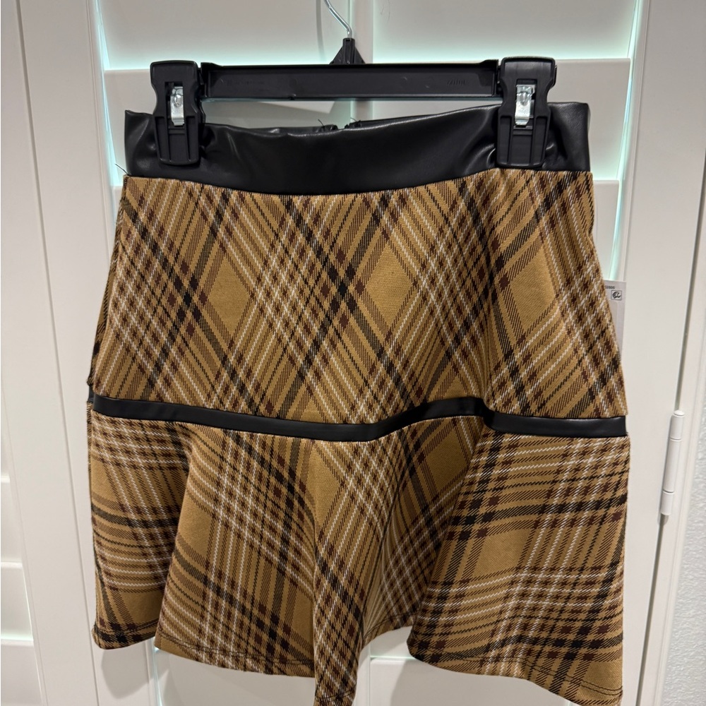 NWT Girls size 10 In Girl Plaid Tan and Black faux leather Skirt